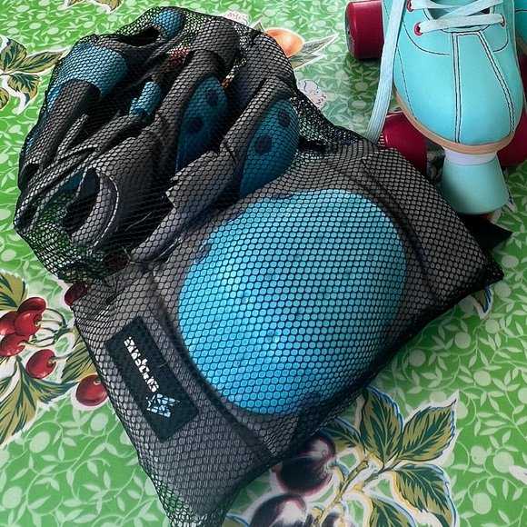 Roller Derby Candi GRL Lucy Roller Skates~Watermelon~ Adjustable Size 3-6 w/pads - Picture 12 of 12